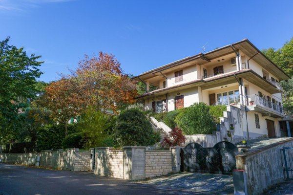 casa indipendente in vendita a Fossombrone