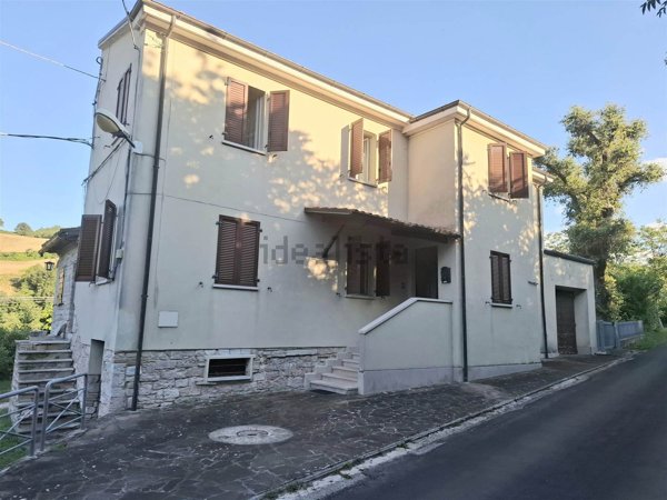 casa indipendente in vendita a Fossombrone in zona Torricella