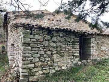 casa indipendente in vendita a Fossombrone