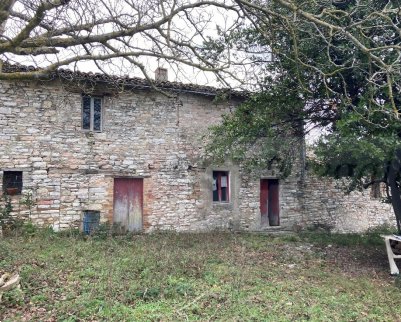 casa indipendente in vendita a Fossombrone