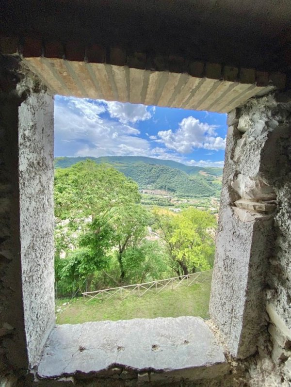 casa indipendente in vendita a Fossombrone
