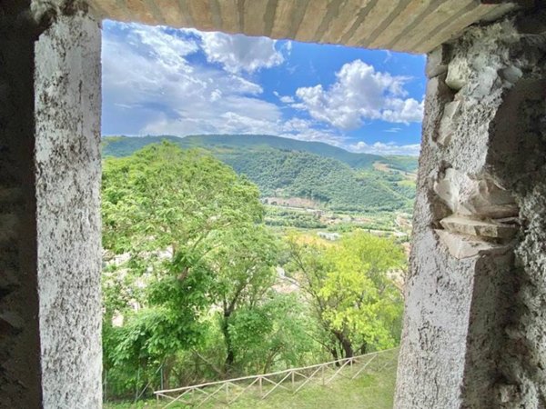 casa indipendente in vendita a Fossombrone