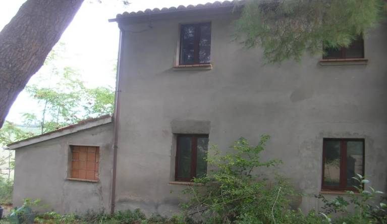 casa indipendente in vendita a Fossombrone