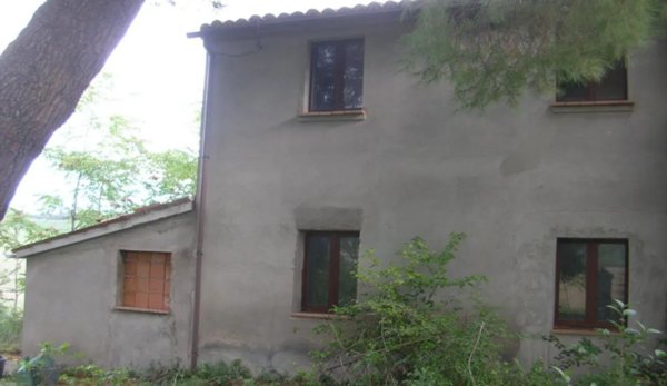 casa indipendente in vendita a Fossombrone