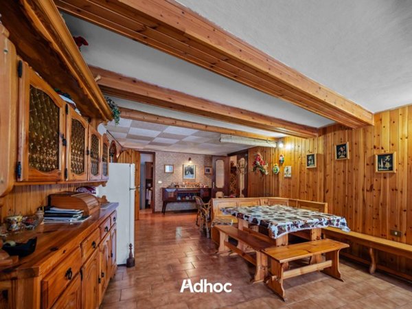 casa indipendente in vendita a Fossombrone