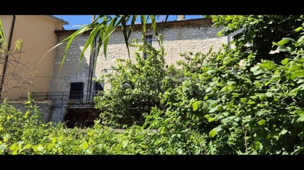 casa indipendente in vendita a Fossombrone