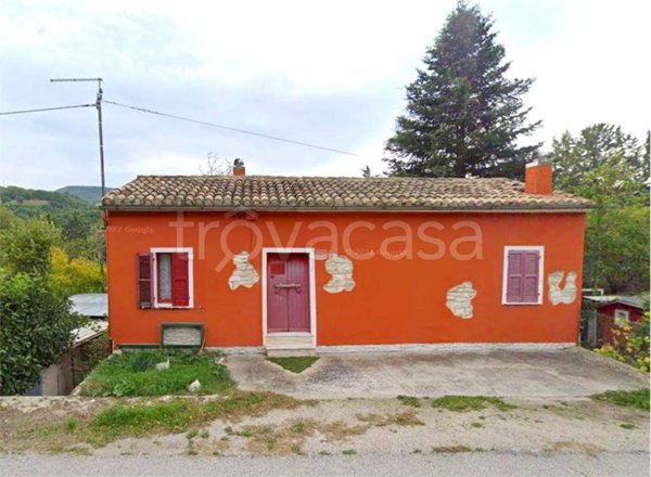 casa indipendente in vendita a Fossombrone