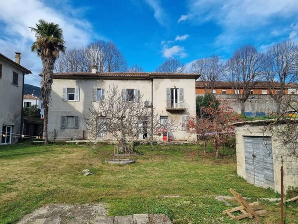 casa indipendente in vendita a Fossombrone