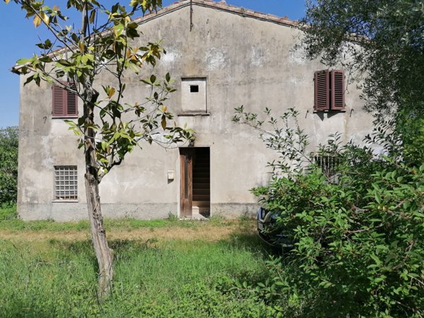 casa indipendente in vendita a Fossombrone