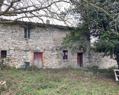 casale in vendita a Fossombrone