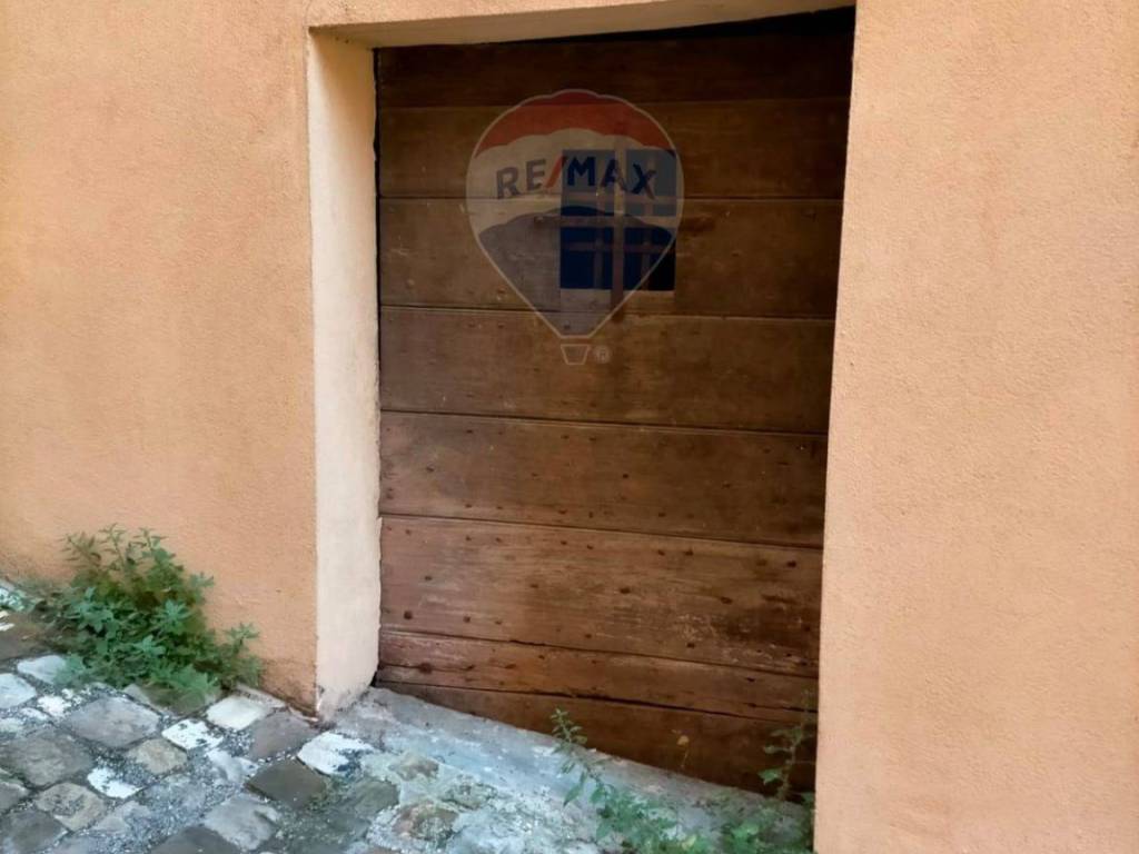casa indipendente in vendita a Fossombrone