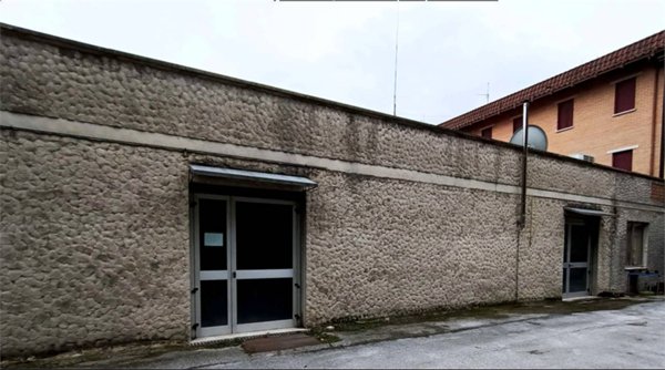 locale di sgombero in vendita a Fossombrone