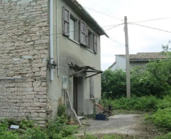 casa indipendente in vendita a Fossombrone in zona San Piero in Tambis