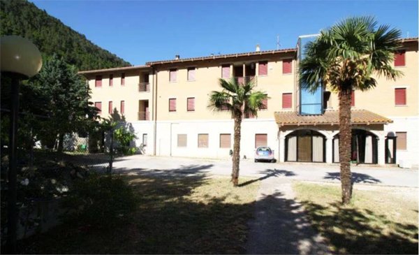 negozio in vendita a Fossombrone