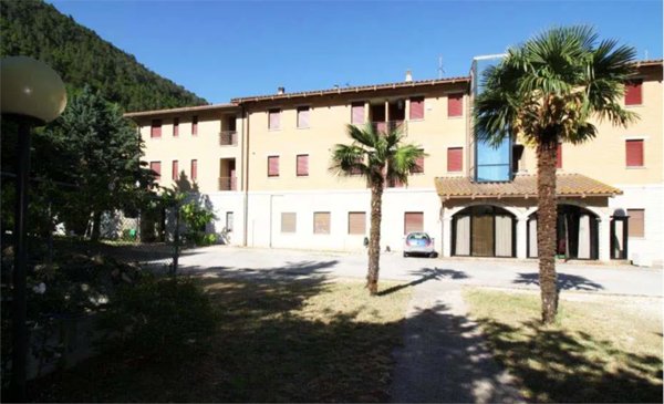 negozio in vendita a Fossombrone