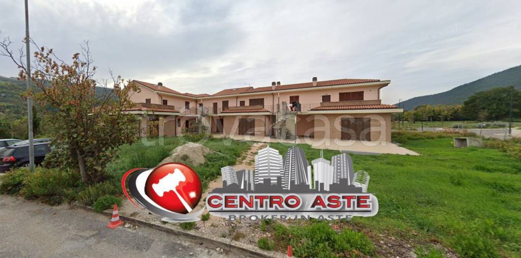 casa indipendente in vendita a Fossombrone