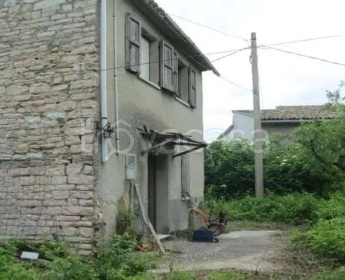 casa indipendente in vendita a Fossombrone in zona San Piero in Tambis