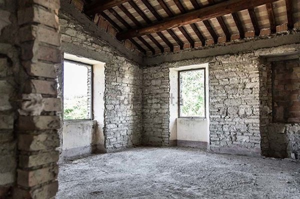 casa indipendente in vendita a Fossombrone