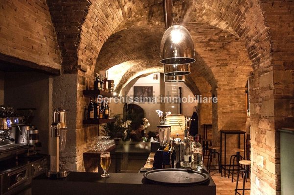 negozio in vendita a Fossombrone