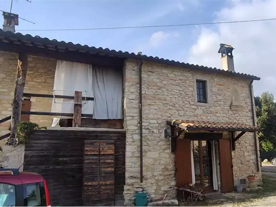 casa indipendente in vendita a Fossombrone