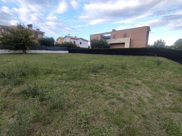 casa indipendente in vendita a Fossombrone