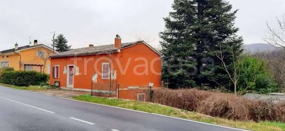 casa indipendente in vendita a Fossombrone in zona San Lazzaro