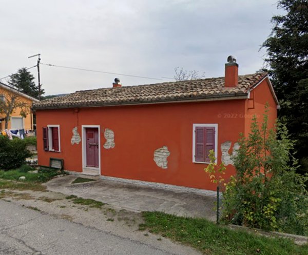 casa indipendente in vendita a Fossombrone