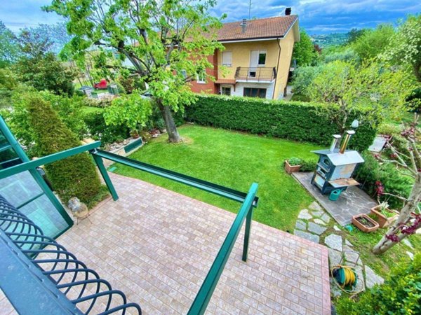 casa indipendente in vendita a Fossombrone