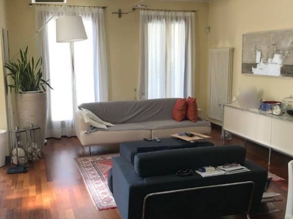 casa indipendente in vendita a Fossombrone