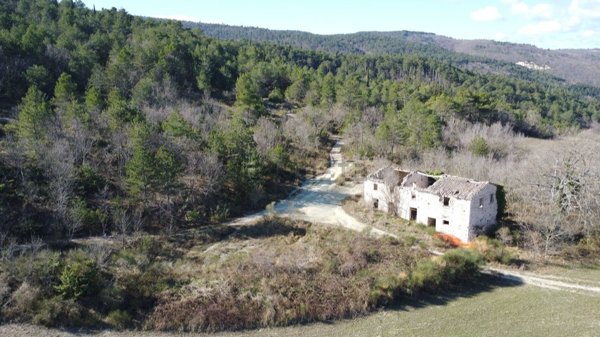 casale in vendita a Fossombrone