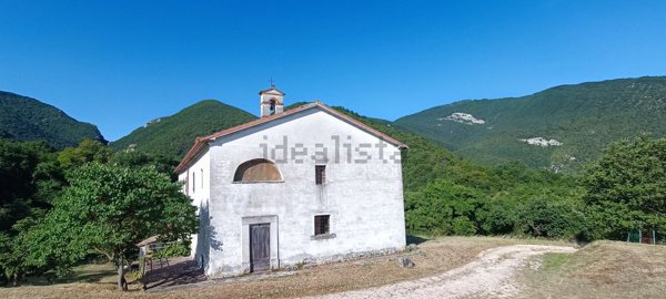 casale in vendita a Fossombrone