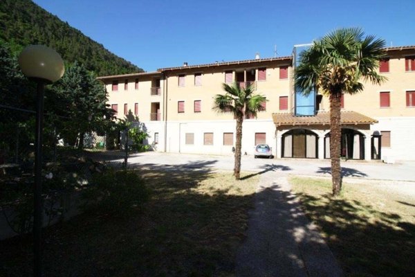 negozio in vendita a Fossombrone