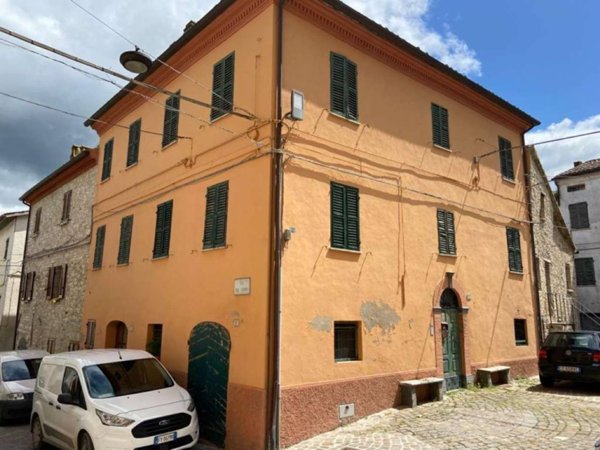 intera palazzina in vendita a Fossombrone in zona Isola di Fano