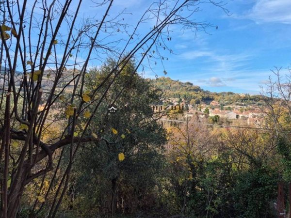 casa indipendente in vendita a Fossombrone