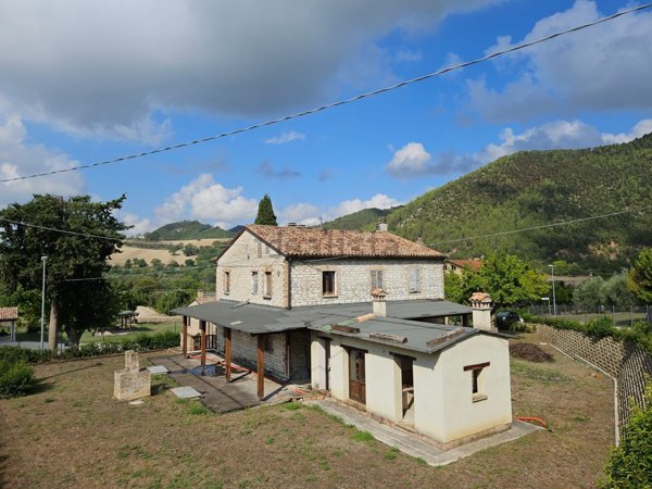 pentavano in vendita a Fossombrone