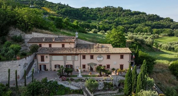 casa indipendente in vendita a Fossombrone