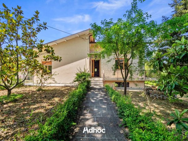 casa indipendente in vendita a Fossombrone in zona Isola di Fano