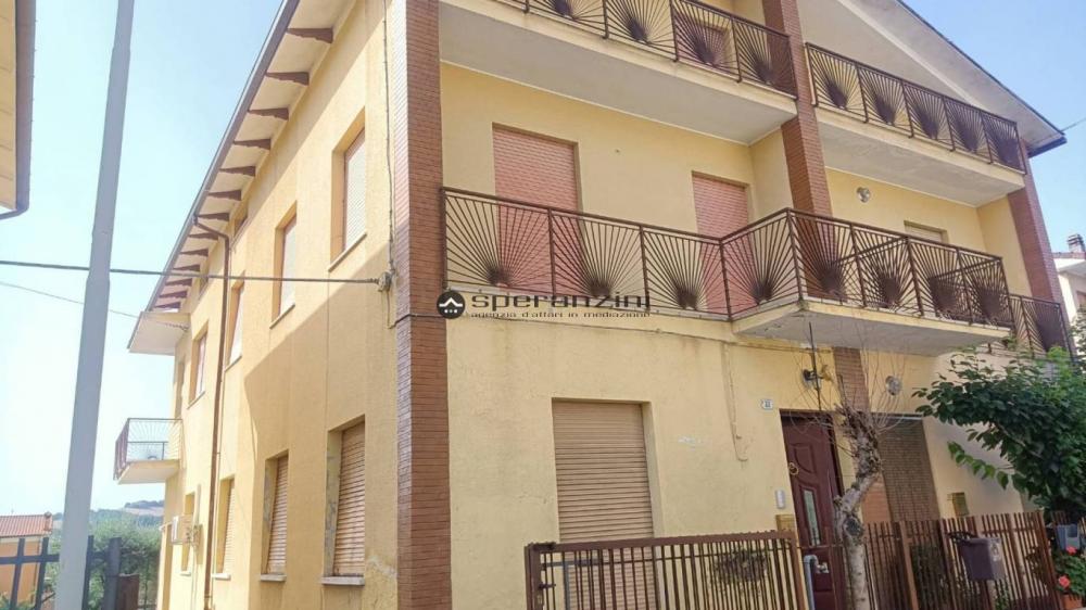 locale di sgombero in vendita a Fossombrone