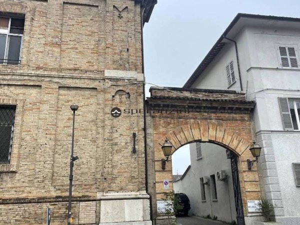 intera palazzina in vendita a Fossombrone