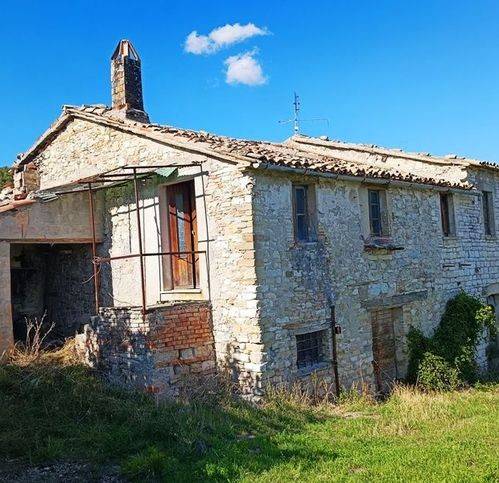 casa indipendente in vendita a Fossombrone
