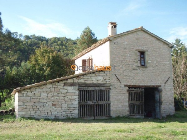 casa indipendente in vendita a Fossombrone