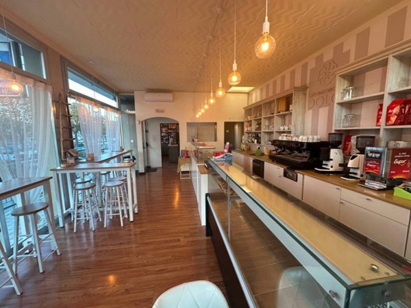 negozio in vendita a Fossombrone