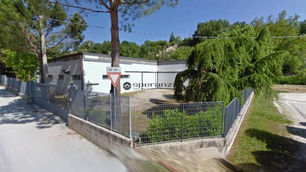 locale commerciale in vendita a Fossombrone