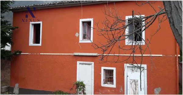 casa indipendente in vendita a Fossombrone