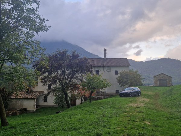 locale di sgombero in vendita a Fossombrone