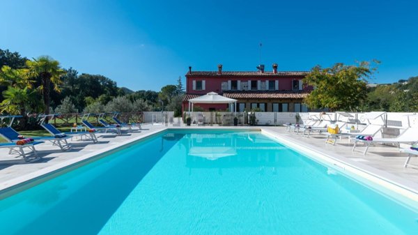 casa indipendente in vendita a Fossombrone