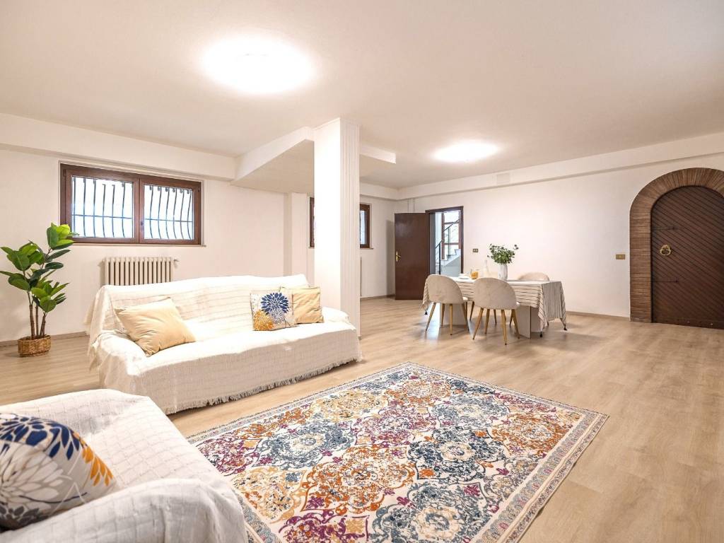 casa indipendente in vendita a Fossombrone