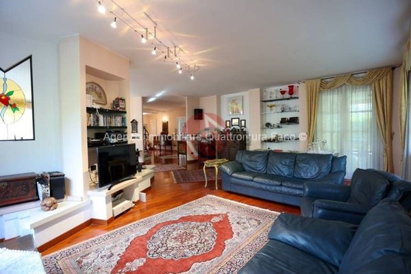 casa indipendente in vendita a Fossombrone