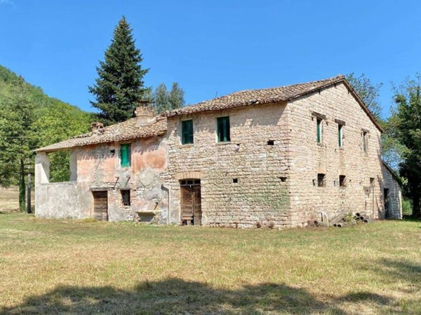 casa indipendente in vendita a Fossombrone in zona Torricella