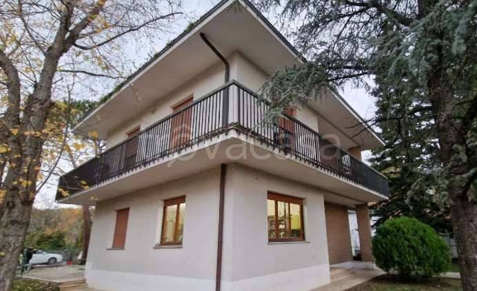 appartamento in vendita a Fossombrone in zona Isola di Fano